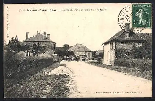 AK Mesnil-Saint-Père, Entrée du Pays en venant de la Gare