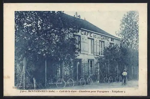 AK Montiéramey, Café de la Gare et vélos devant l`établissement