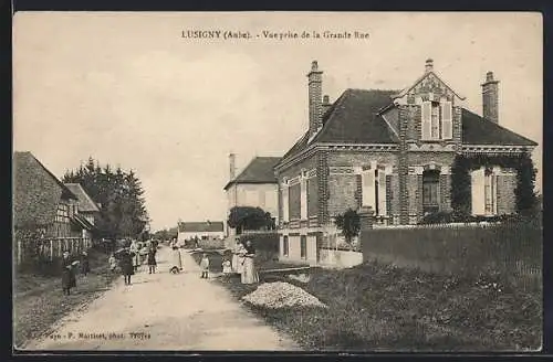 AK Lusigny, Vue prise de la Grande Rue