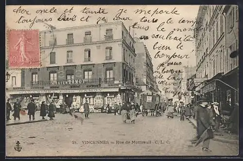 AK Vincennes, Rue de Montreuil animée avec passants et boutiques