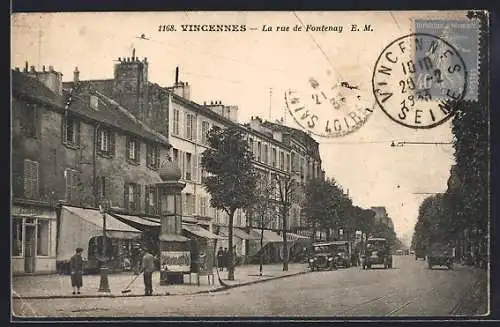 AK Vincennes, La rue de Fontenay avec passants et voitures