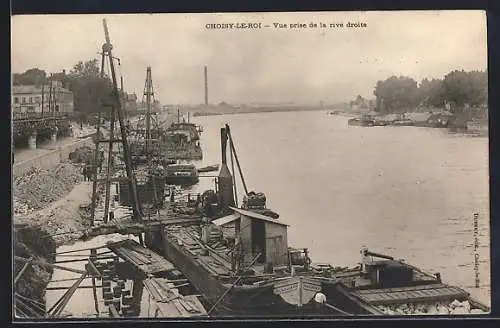 AK Choisy-le-Roi, Vue prise de la rive droite avec bateaux amarrés sur la Seine