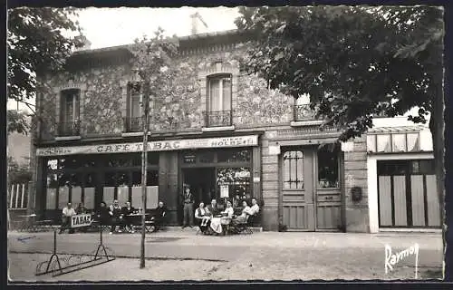 AK Bonneuil-sur-Marne, Facade du Café-Tabac Maison Prevost avec clients en terrasse