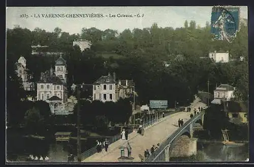 AK La Varenne-Chennevières, Les Coteaux et le pont animé par des passants
