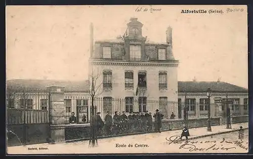 AK Alfortville, École du Centre avec élèves devant l`entrée