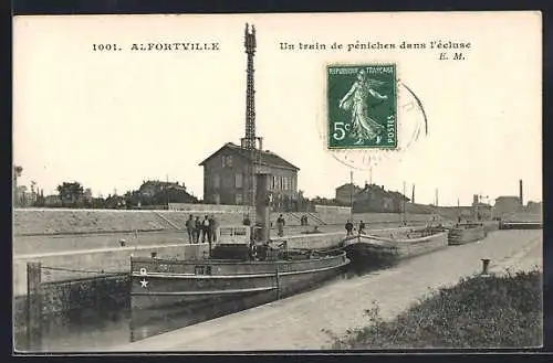 AK Alfortville, Un train de péniches dans l`écluse