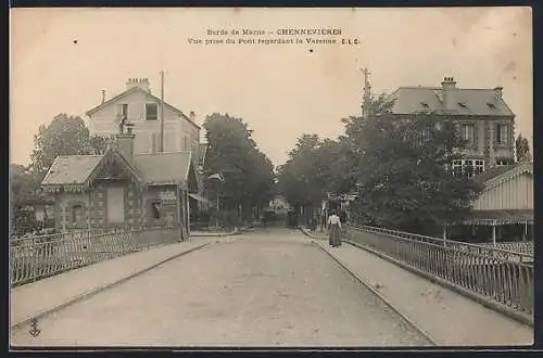 AK Chennevières, Vue prise du Pont regardant la Varenne