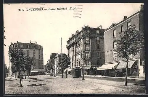 AK Vincennes, Place Diderot avec tramway et bâtiments environnants