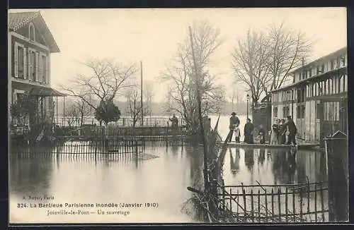 AK Joinville-le-Pont, La Banlieue Parisienne inondée, Janvier 1910, Un sauvetage