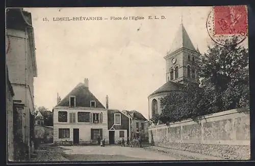 AK Limeil-Brévannes, Place de l`Église avec clocher et bâtiments adjacents