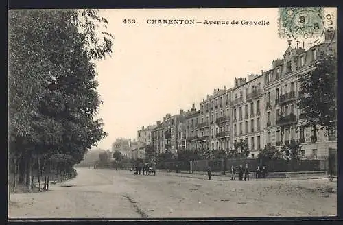 AK Charenton, Avenue de Gravelle avec bâtiments résidentiels et arbres alignés