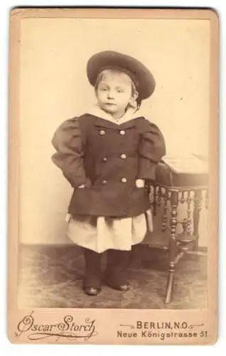 Fotografie Oscar Storch, Berlin, Neue Königstrasse 51, Porträt eines jungen Kindes