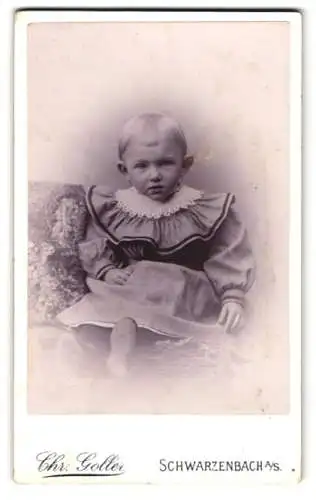 Fotografie Chr. Goller, Schwarzenbach a. S., Porträt eines kleinen Kindes