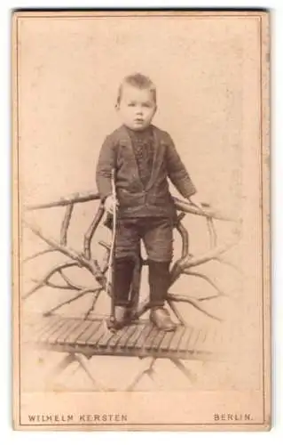 Fotografie Wilhelm Kersten, Berlin, Krausen-Str. 40, Porträt eines Jungen