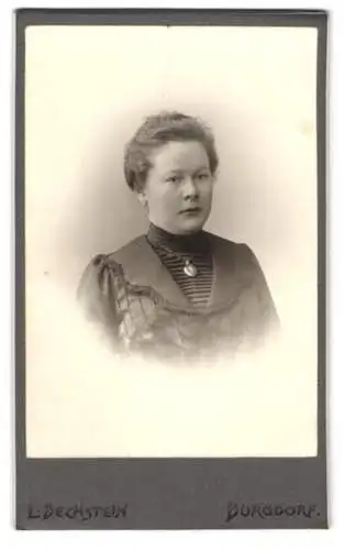 Fotografie L. Bechstein, Burgdorf, Bahnhofstrasse, Portrait einer jungen Frau