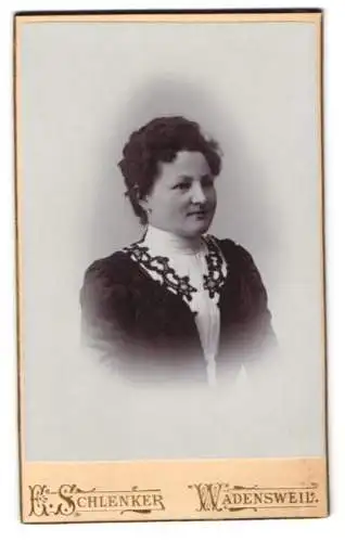 Fotografie E. Schlenker, Wädensweil, Porträt einer Frau