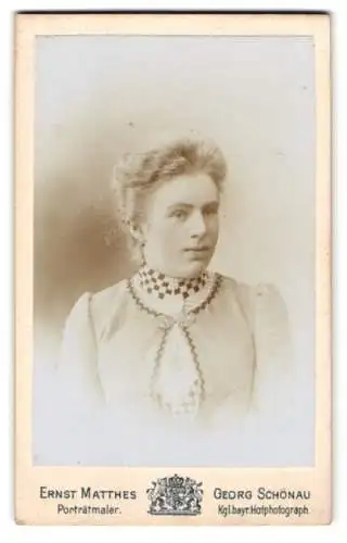 Fotografie Georg Schönau, Nürnberg, Königstrasse 3, Porträt einer Frau