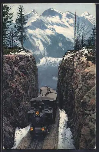 AK Brünig-Bergbahn im Abendlicht auf der Passhöhe