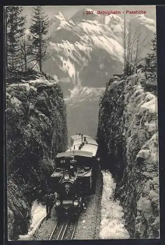 AK Brünigbahn, Passhöhe mit Bergbahn