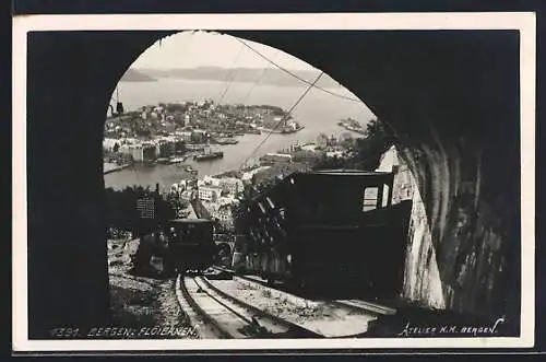 AK Bergen, Die Bergbahn mit Ortslandschaft