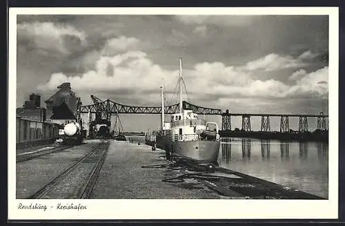 AK Rendsburg, Kreishafen, Schiff an der Anlegestelle
