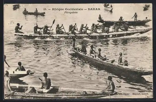 AK Dakar, Piroguiers, Senegalesen in Pirogen