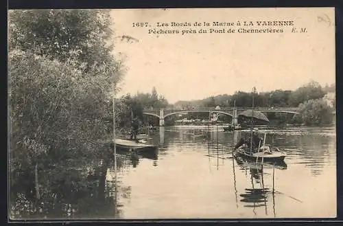 AK La Varenne, Pêcheurs près du Pont de Chennevières sur les bords de la Marne