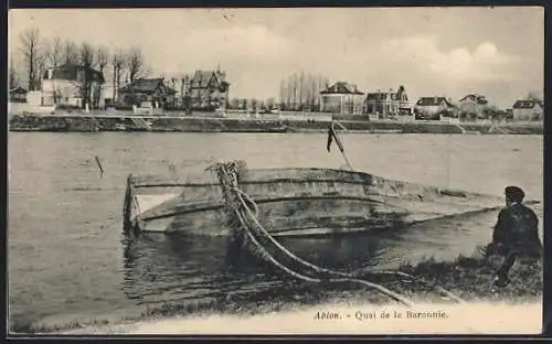 AK Ablon, Quai de la Baronnie avec bateau échoué