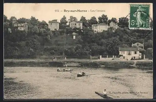 AK Bry-sur-Marne, Les Coteaux avec des barques sur la rivière