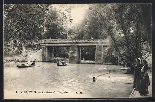 AK Créteil, Le Bras du Chapitre avec pont et barques sur la rivière