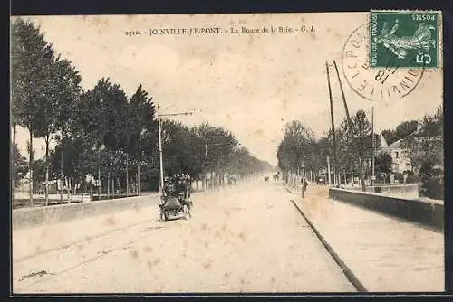 AK Joinville-le-Pont, La Route de la Brie avec calèche et arbres alignés