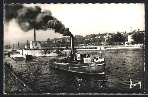 AK Ablon, Vapeur naviguant sur la Seine avec vue sur la rive verdoyante