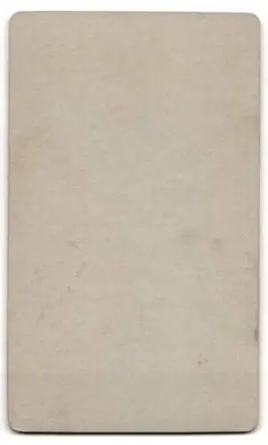 Fotografie H. Heinrich, Hohen-Neuendorf, Schönfliesserstrasse 5, Kleinkind mit Tisch und Spielzeug