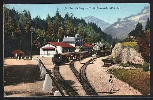 AK Brünig, Eisenbahnstation mit Restaurant, 1004 m