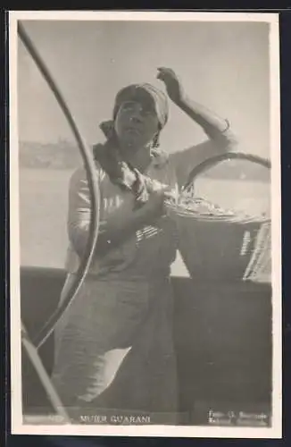 AK Mujer Guarani, Portrait