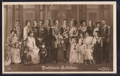 Foto-AK Deutschlands Kaiserhaus von Preussen im Schloss