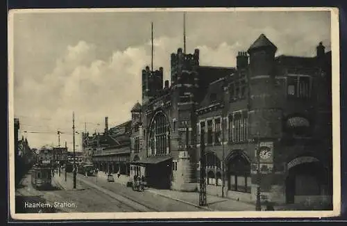 AK Haarlem, Bahnhof und Strassenbahn aus der Vogelschau