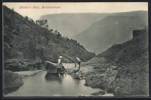 AK Mahabieshwat, Dhobie`s Glen, Männer am Fluss
