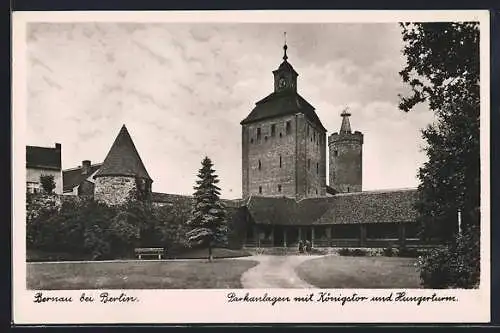 AK Bernau bei Berlin, Parkanlagen mit Königstor und Hungerturm