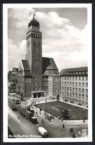 AK Berlin-Neukölln, Blick auf das Rathaus