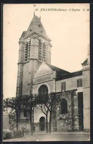AK Villejuif, L`Église et son clocher imposant