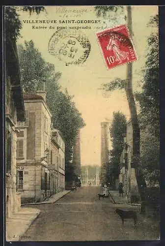 AK Villeneuve-Saint-Georges, Entrée du pont suspendu avec rue animée et chiens
