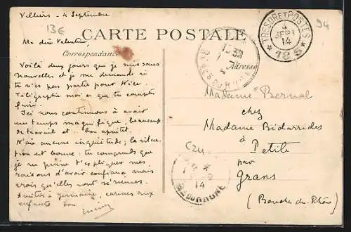 AK Villiers-sur-Marne, Route de Malnoue avec cyclistes et maisons à colombages