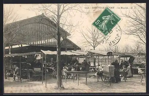 AK Joinville-le-Pont, Le Marché animé sous les arbres en hiver