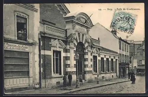 AK Troyes, Salle de Conférences et rue animée avec passants