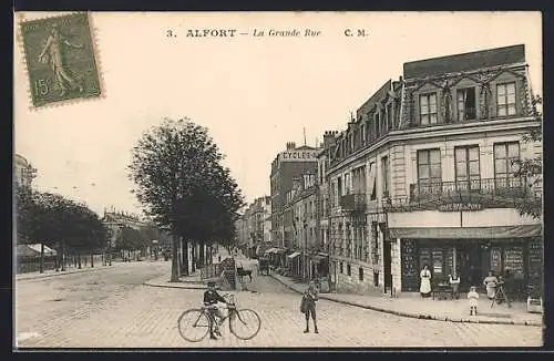 AK Alfort, La Grande Rue avec vélocipède et passants