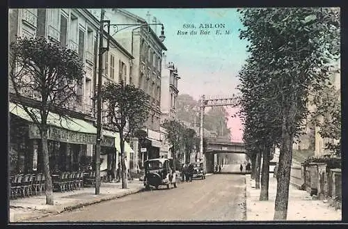 AK Ablon, Rue du Bac animée avec voitures et promeneurs