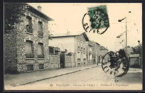 AK Villejuif, Avenue de la République avec bâtiments en pierre
