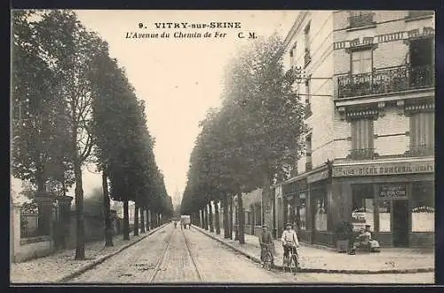 AK Vitry-sur-Seine, L`Avenue du Chemin de Fer