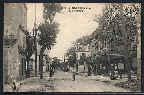 AK Saint-Maur, La Rue Gustave avec passants et bâtiments historiques